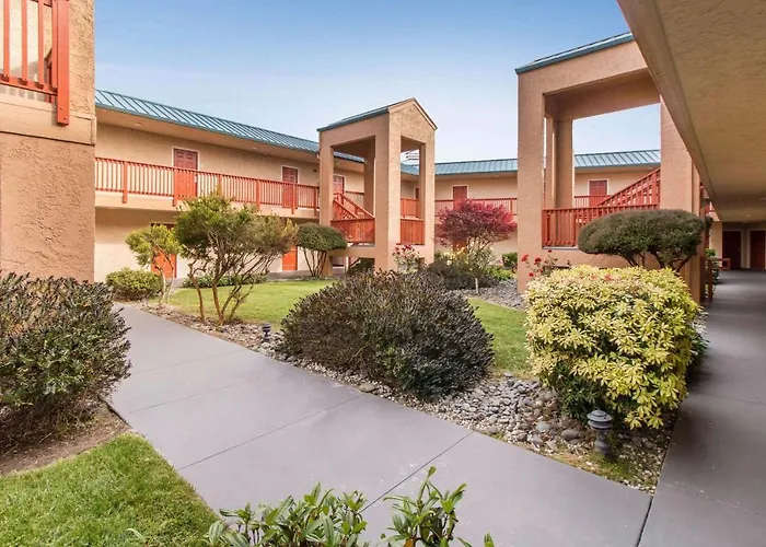 Quality Inn & Suites Crescent City Redwood Coast