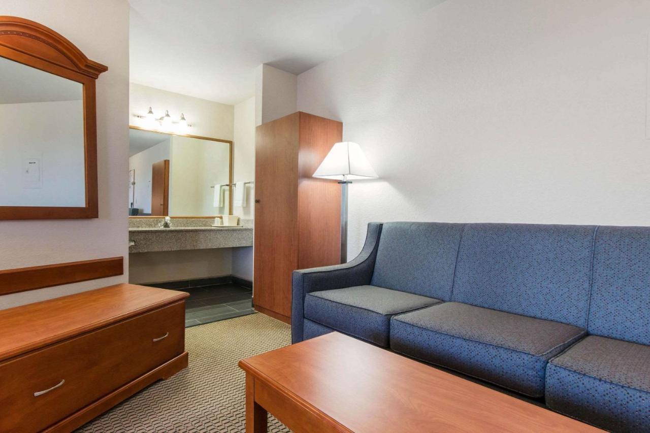 Quality & Crescent Redwood Coast Hotel 2*