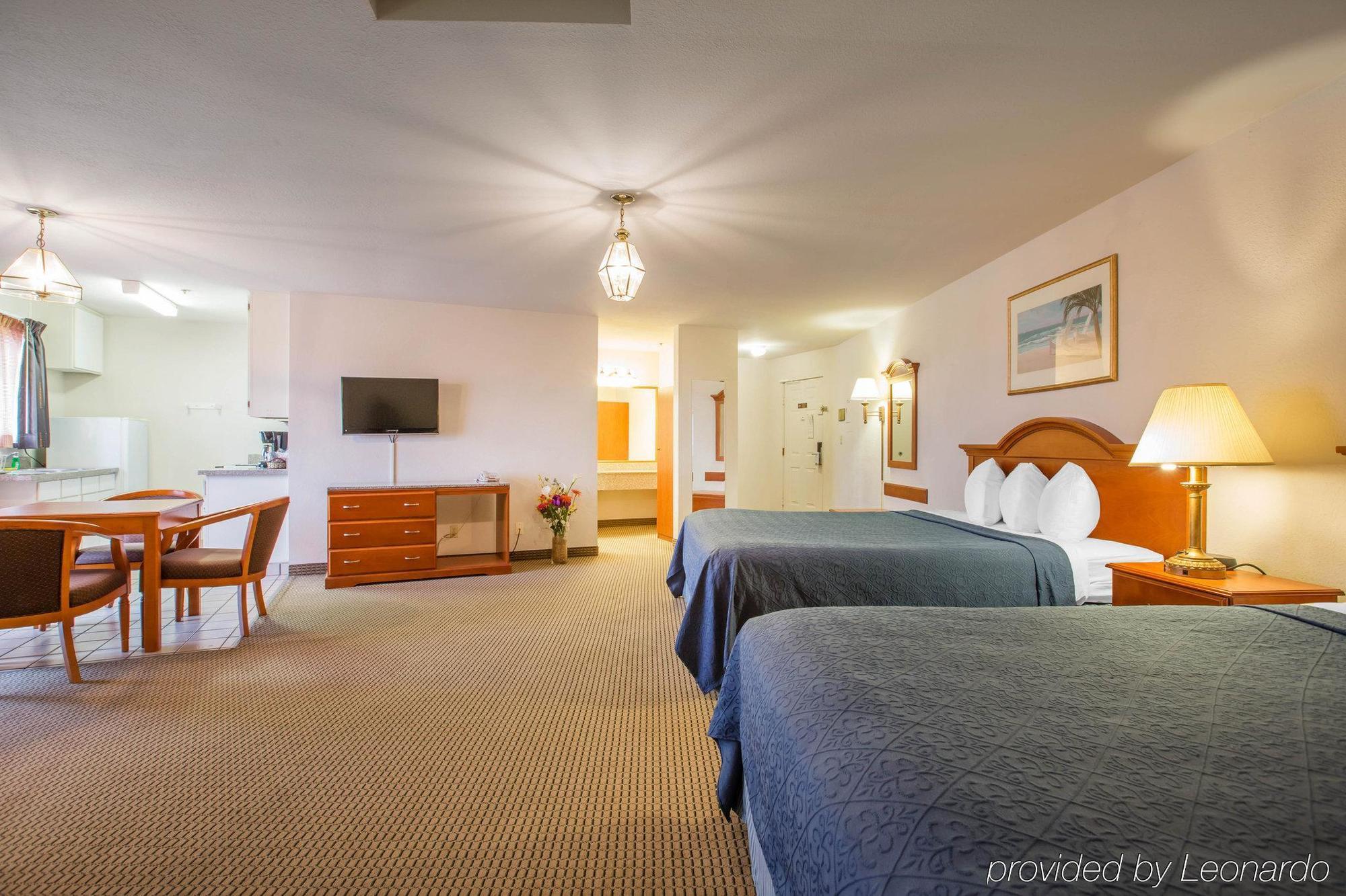 Quality & Crescent Redwood Coast Hotel 2*