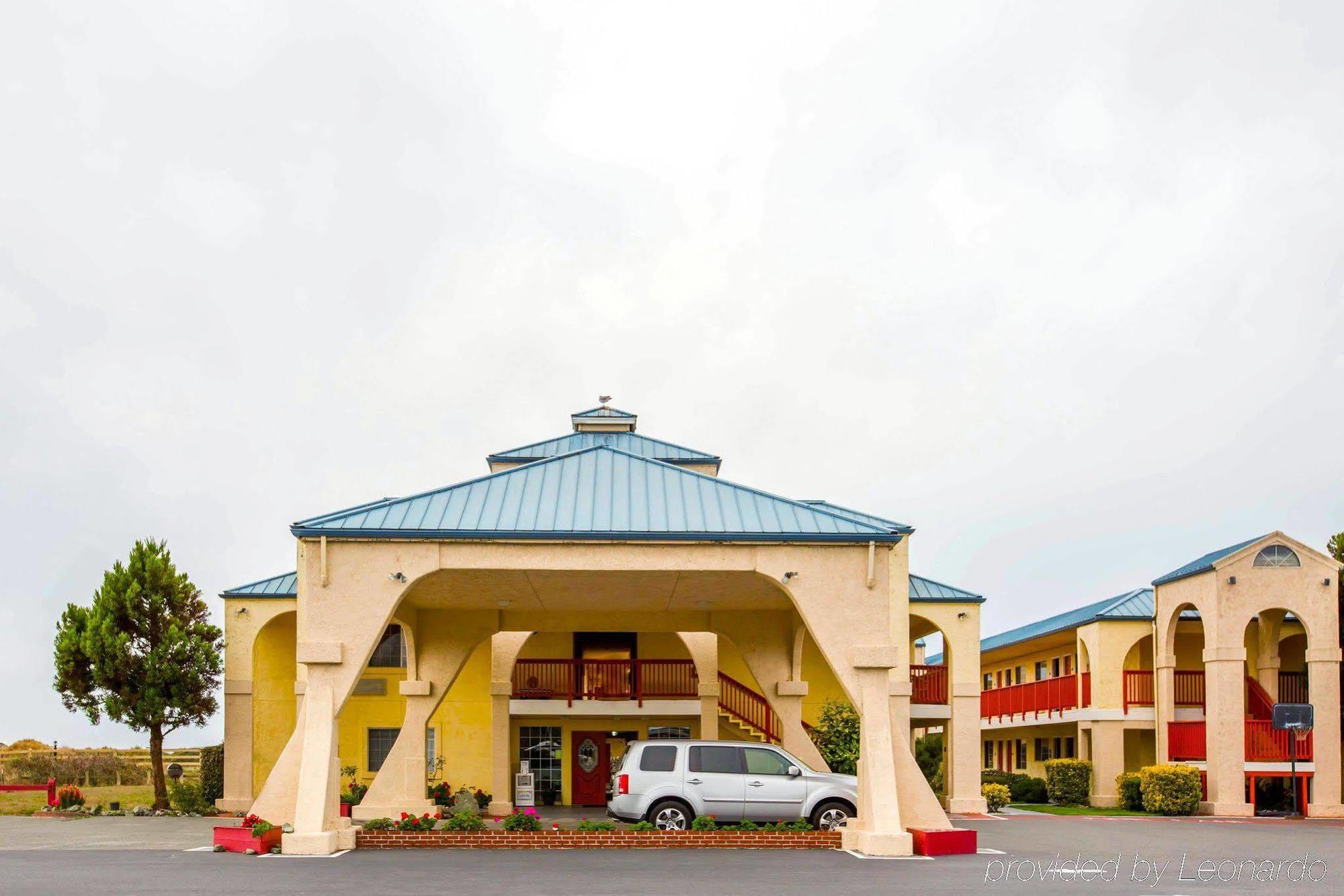 Hotel Quality & Crescent Redwood Coast
