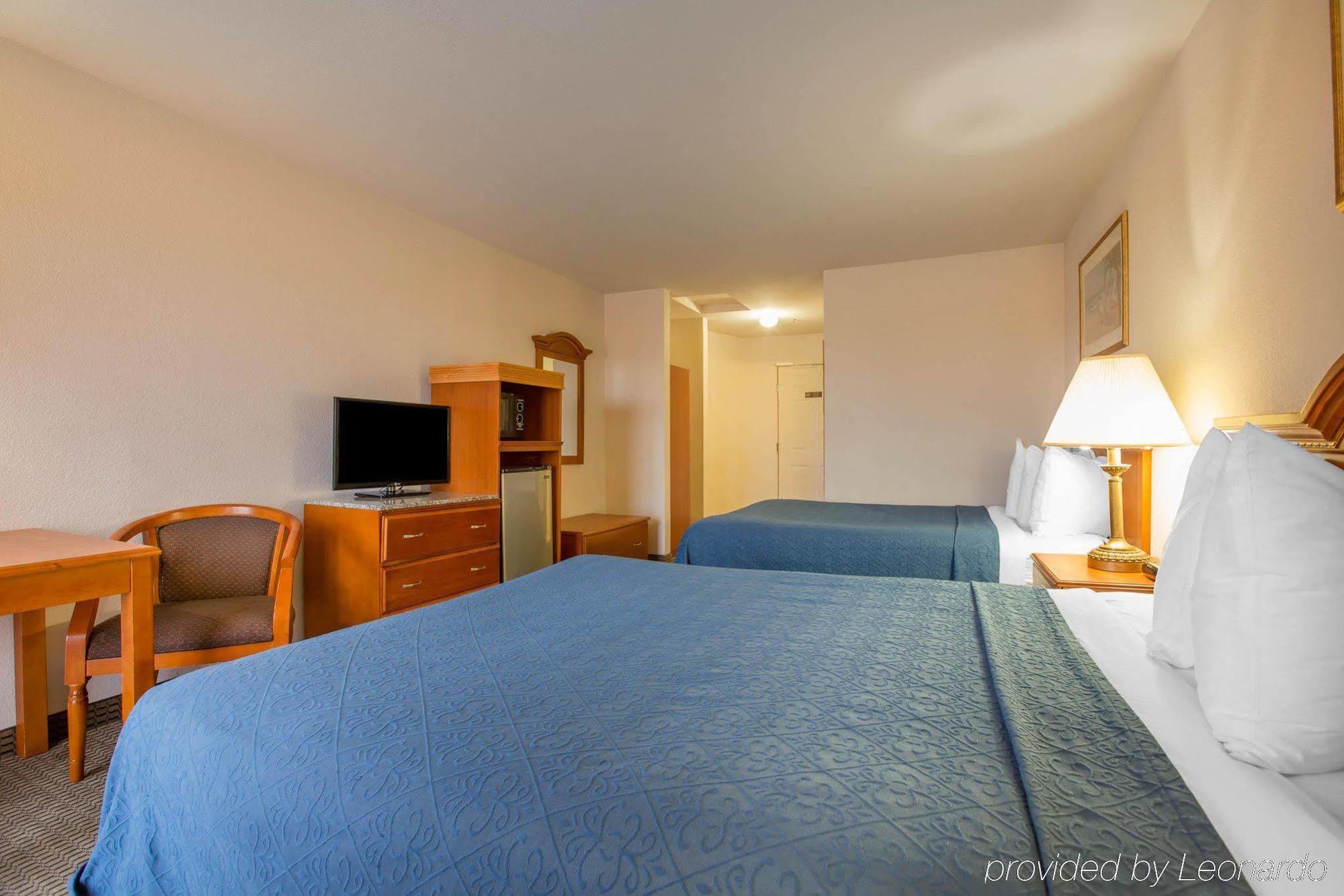 Quality & Crescent Redwood Coast Hotel 2*