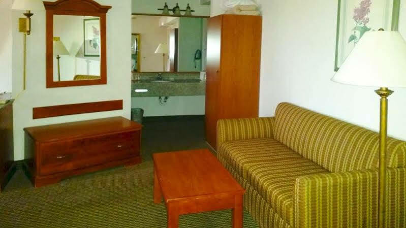 Quality & Crescent Redwood Coast 2*